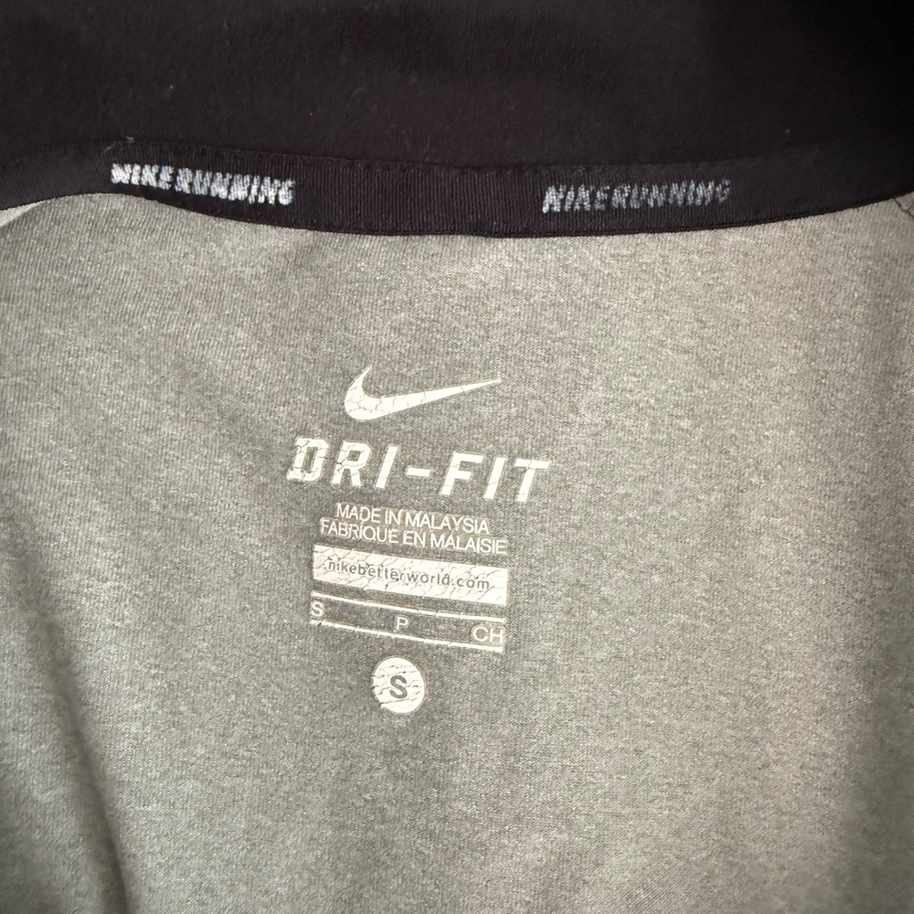Nike Dri-Fit Running Sweater Men’s Grey Performance 1/4 Zip Lightweight Size S - Picture 3 of 9